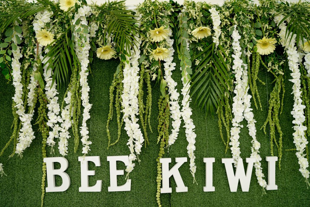 bee kiwi event logo